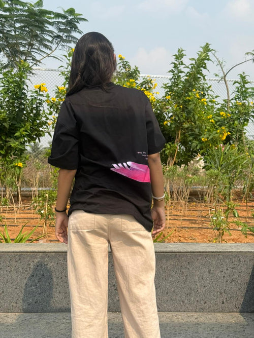 Hand Tshirt